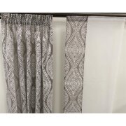 Musterfenster aus 1 Dekoschal und 1 Fläche Ornamente weiß schlamm, Höhe 2,38 m