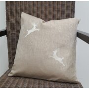 Landhaus Kissenh&uuml;lle Kissen Bezug springender Hirsch beige Hauptfarbe beige mit Hirsch creme 40 x 40 cm